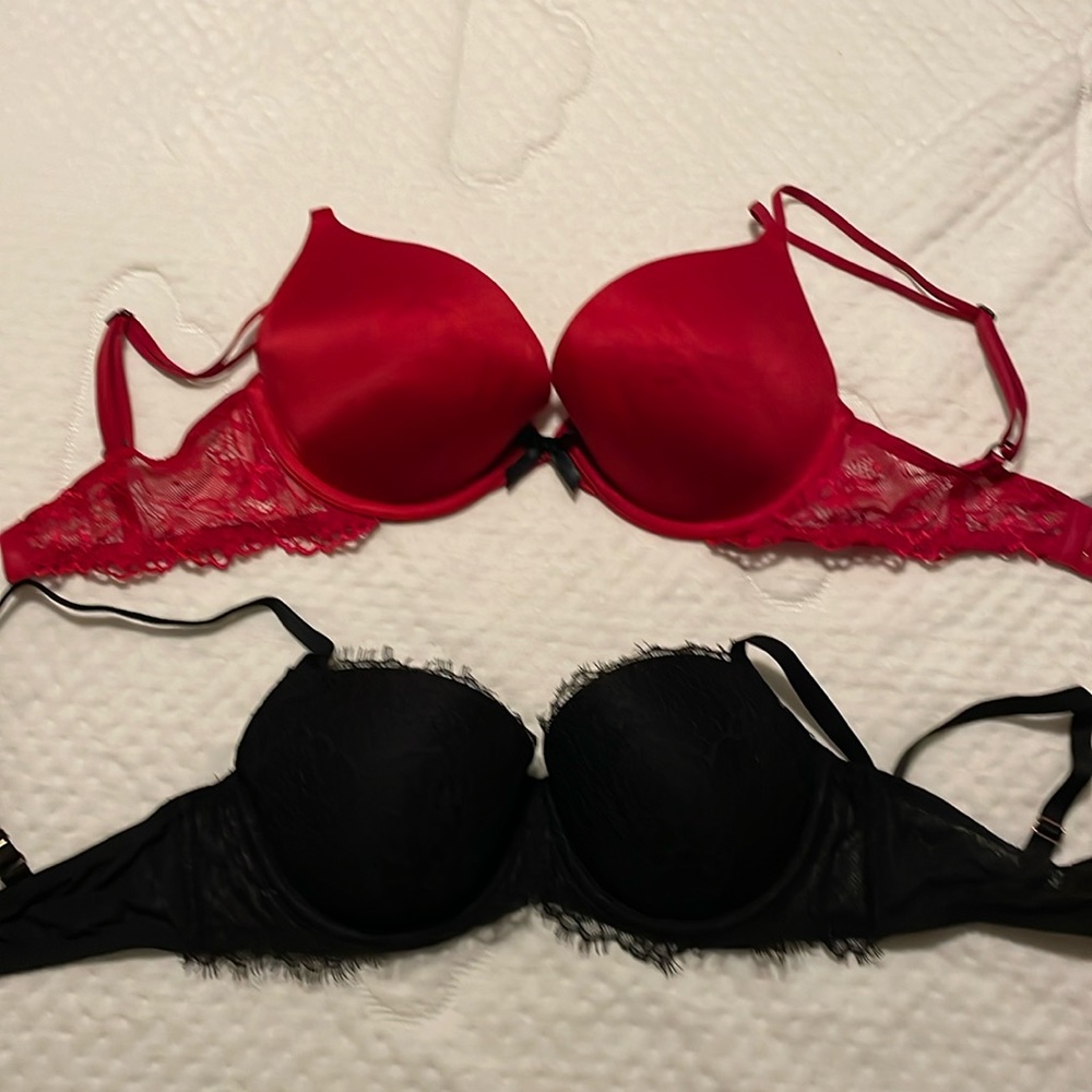 Victoria’s Secret Bras 34D